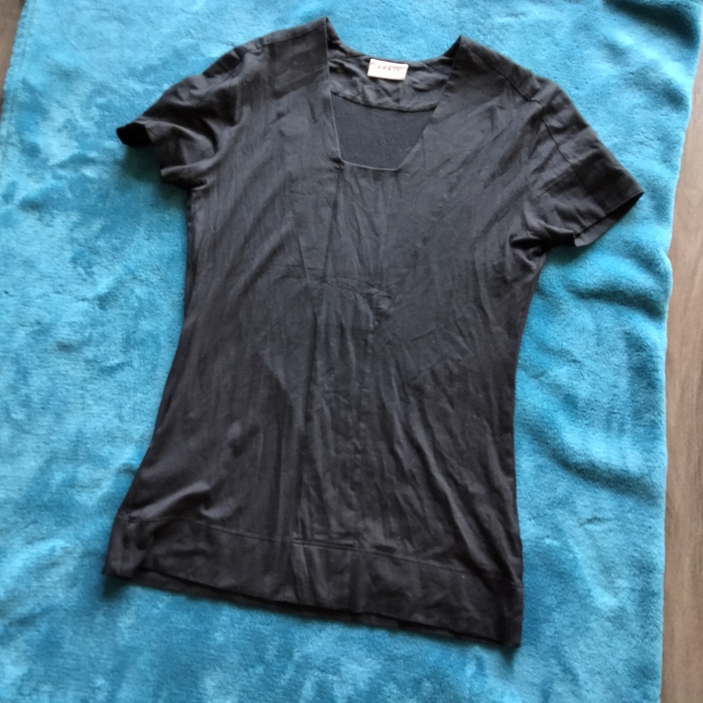 AKRIS PUNTO BLACK TOP SIZE 4